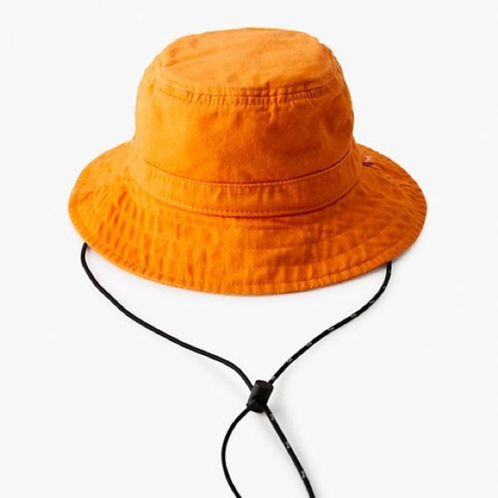 ARITZIA BUCKET HAT